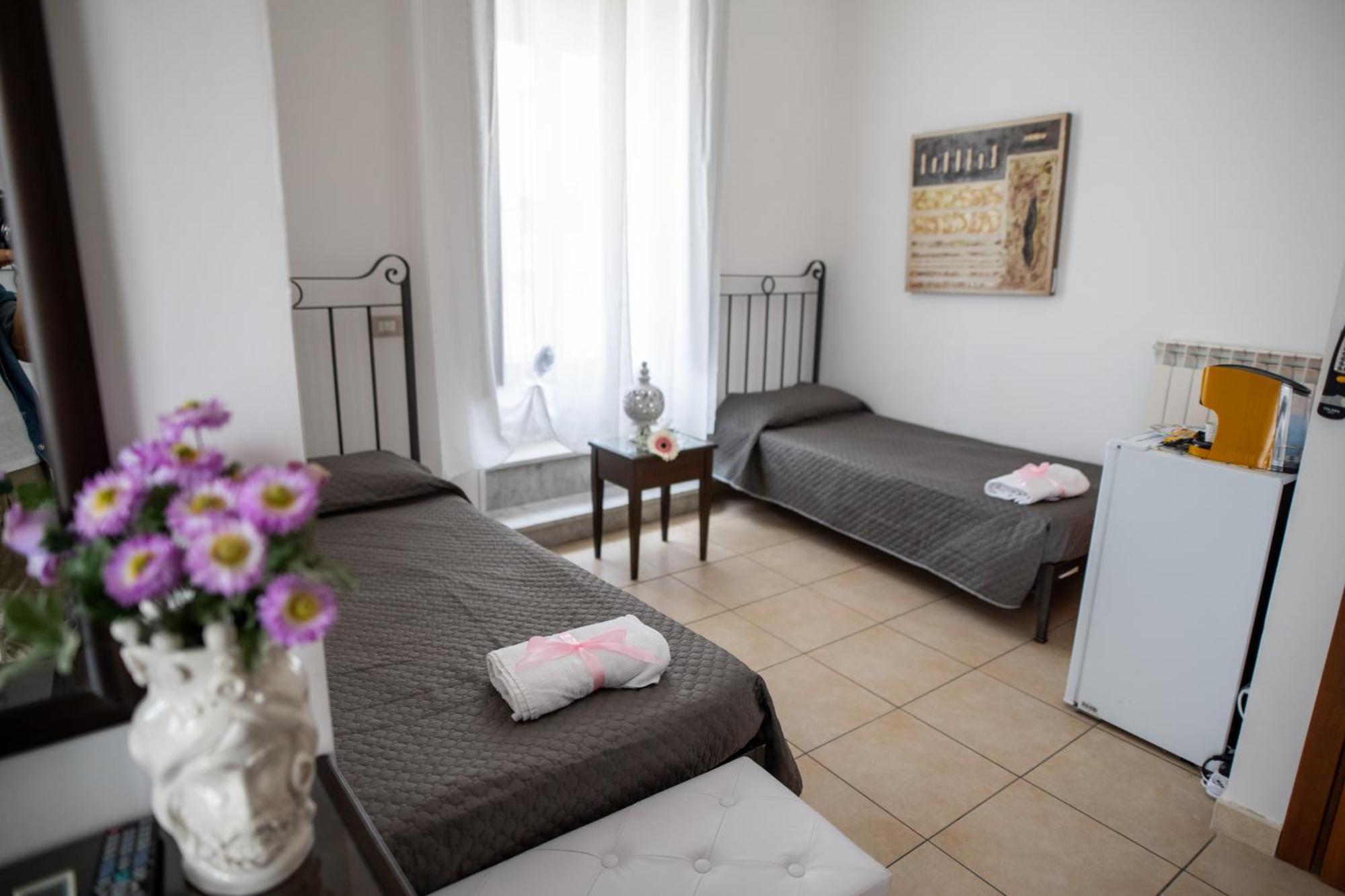 B&B Regina Carolina Caltagirone Exterior photo