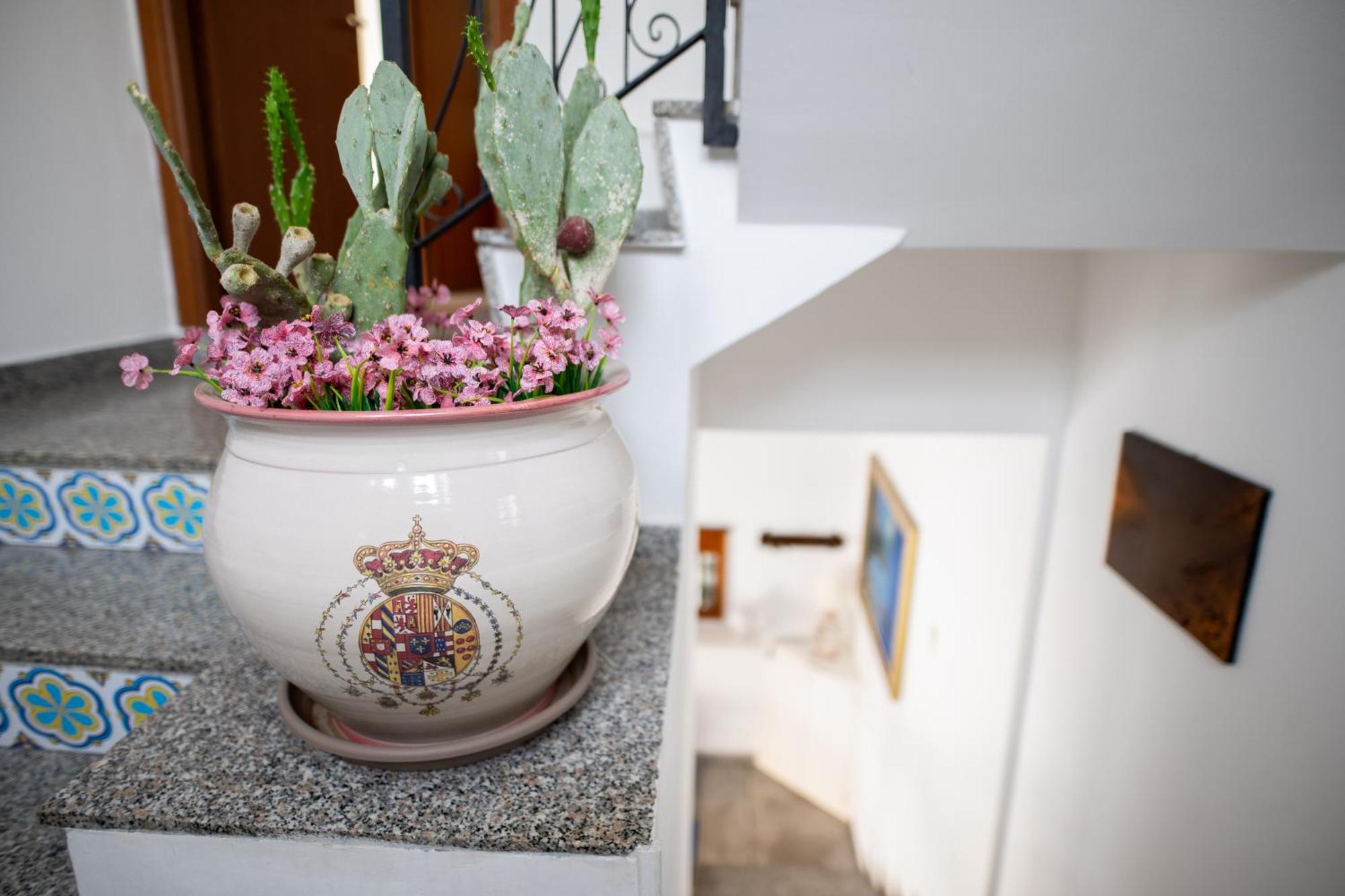 B&B Regina Carolina Caltagirone Exterior photo