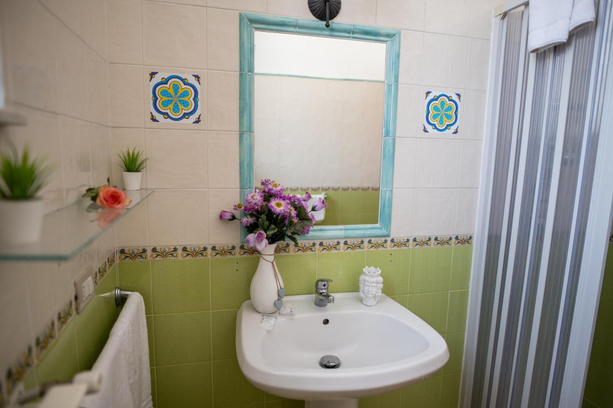 B&B Regina Carolina Caltagirone Exterior photo