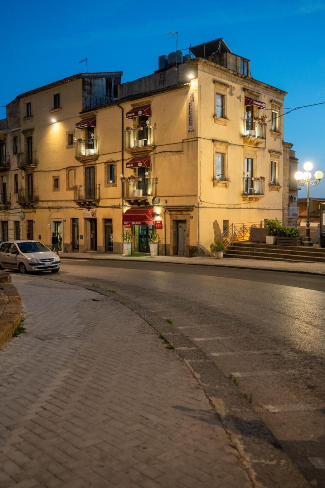 B&B Regina Carolina Caltagirone Exterior photo