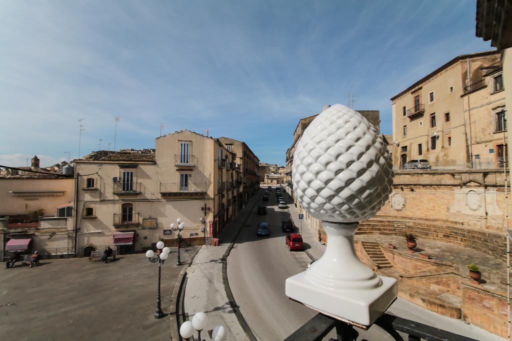 B&B Regina Carolina Caltagirone Exterior photo