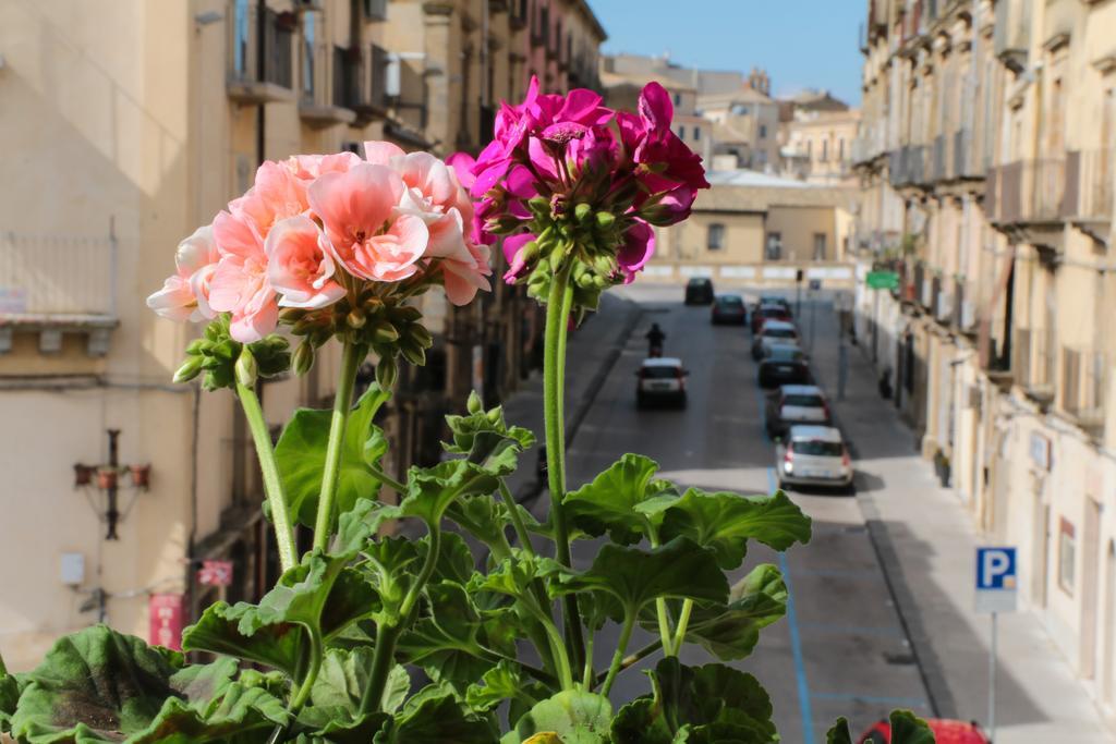 B&B Regina Carolina Caltagirone Exterior photo